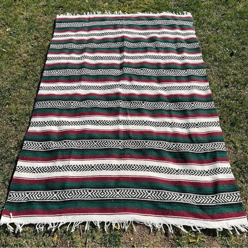 Mexican Serape Woven Falsa Blanket Fringed Red White Green Black 62x76 Soft GUC
